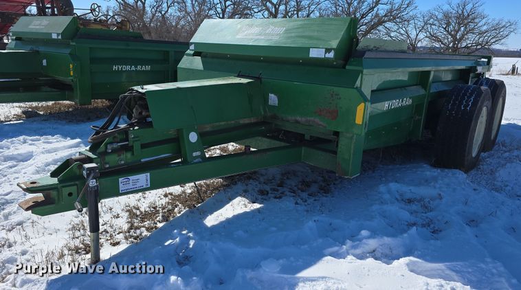 Pik Rite 790 Hydra-Ram manure spreader - DW3147