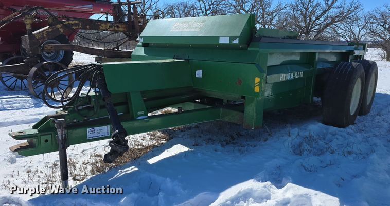 Pik Rite 790 Hydra-Ram manure spreader - DW3148