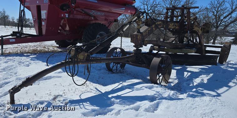 Caterpillar pull type grader - DW3149