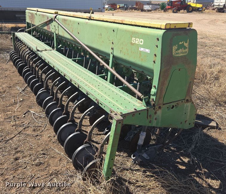 John Deere 520 grain drill - ER8767