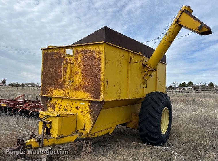 Big 12 DK-600 grain cart - ER8781
