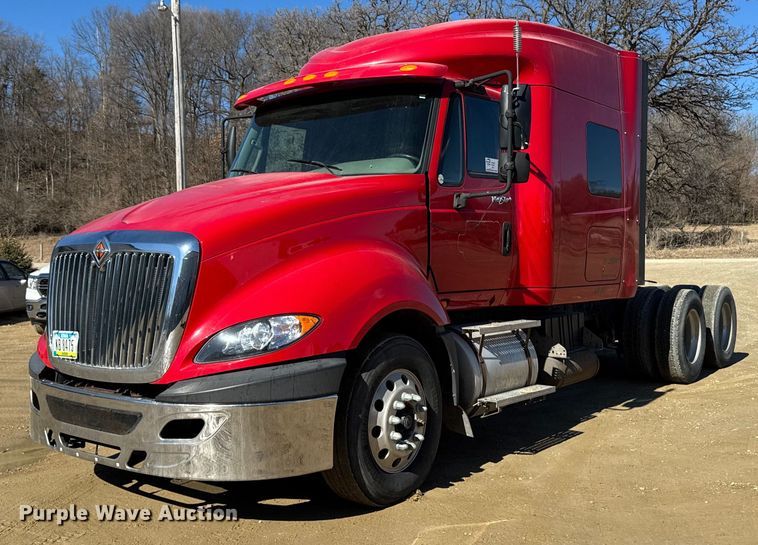 2012 International ProStar Plus 122 semi truck - DT0630