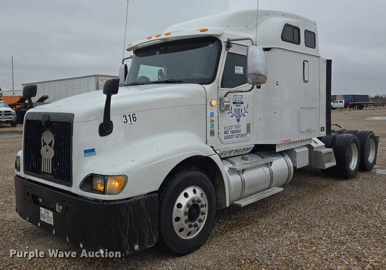 2007 International 9400i semi truck - DV1274