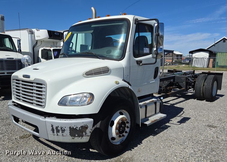 2018 Freightliner Business Class M2 106 truck cab and chassis - DV1278