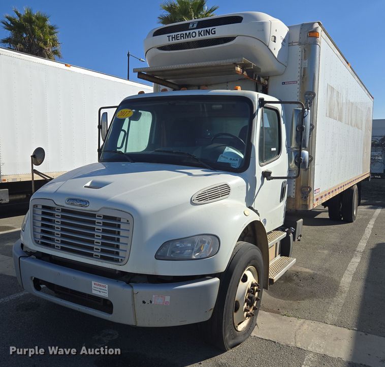 2017 Freightliner Business Class M2 106 refrigerated truck - EI4167