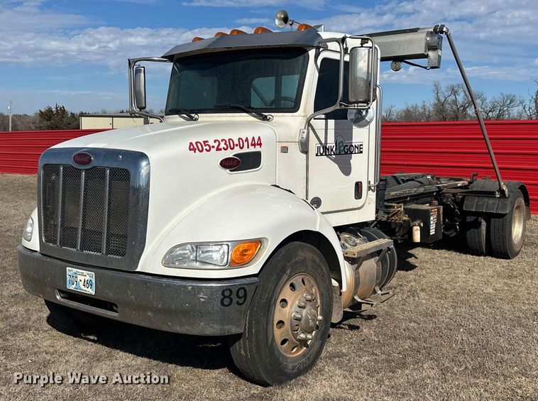 2019 Peterbilt 337 rollback truck - EK0393