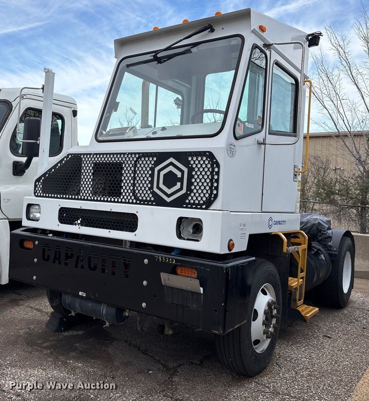 2017 Capacity TJ5000 yard truck - EY9997