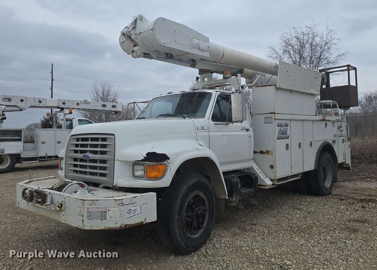 1995 Ford F800 bucket truck - DO7815