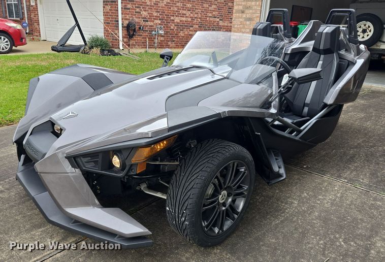 2016 Polaris Slingshot S motorcycle - DV1271