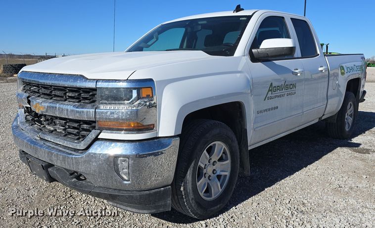 2018 Chevrolet Silverado 1500 LT Double Cab pickup truck - DW3169