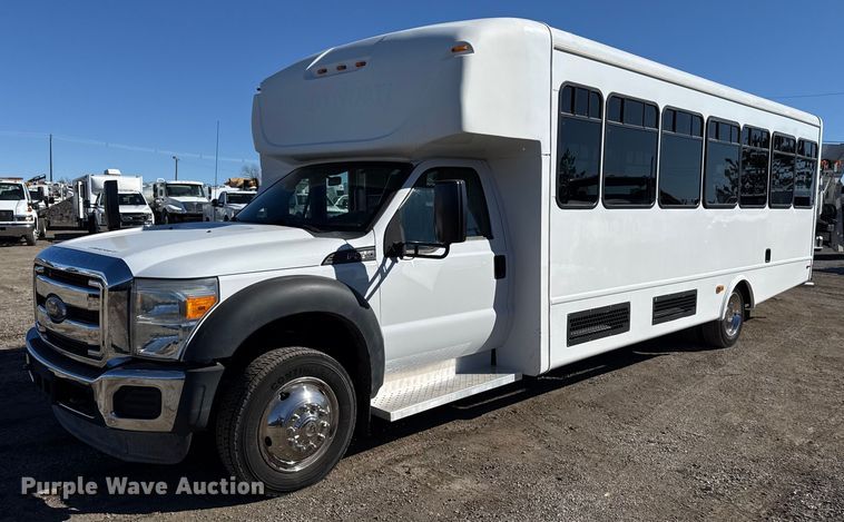 2014 Ford F550 Super Duty  shuttle bus - EG2571