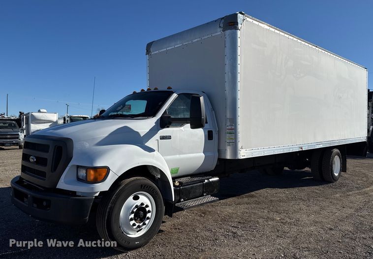2015 Ford F750 Super Duty box truck - EG2586