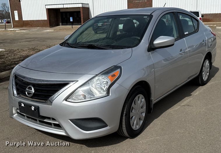 2015 Nissan Versa  - EQ1083