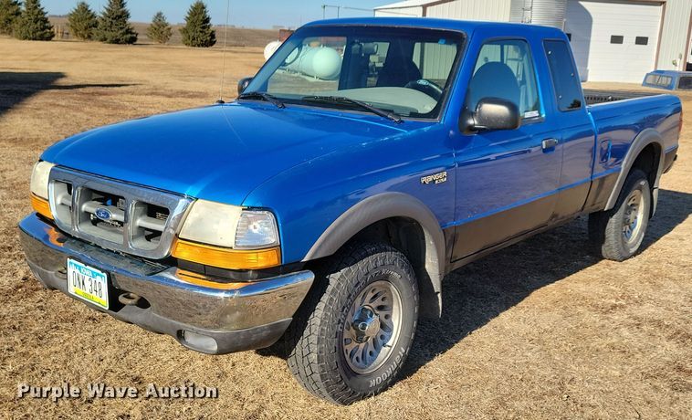 1998 Ford Ranger XLT SuperCab pickup truck - NB9856