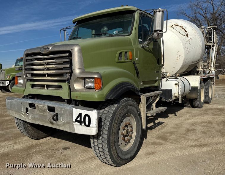 2009 Sterling L8500 ready mix truck - DH9837