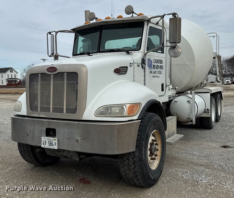 2006 Peterbilt 335 ready mix truck - DH9839