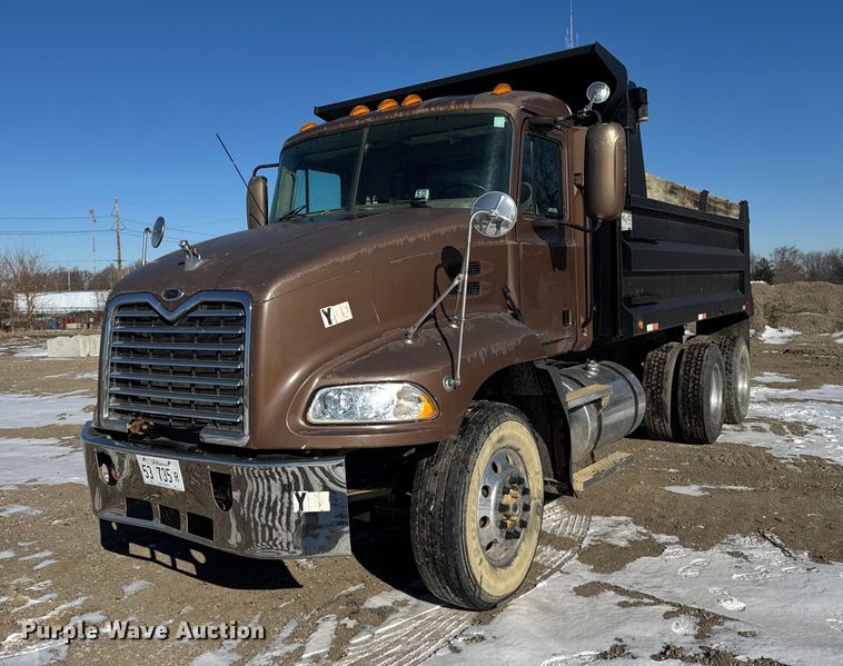2001 Mack CX613 dump truck - DH9851