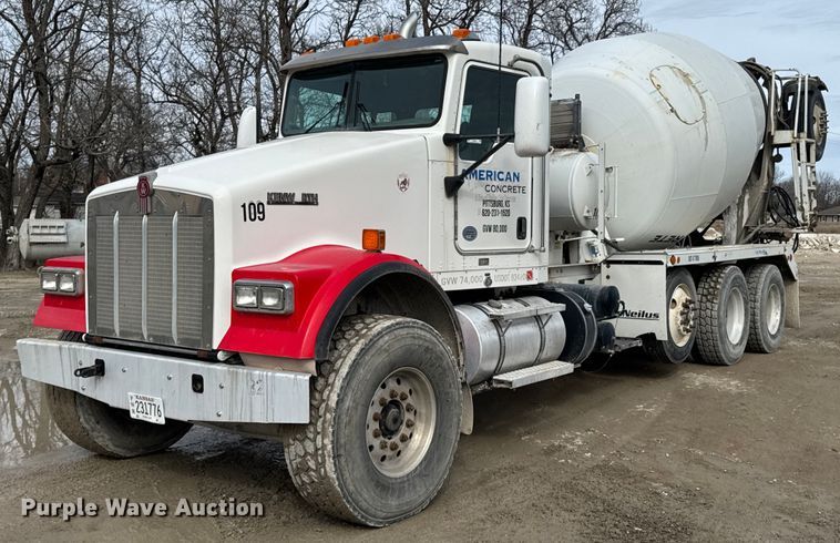 2016 Kenworth W900 ready mix truck - DO0379