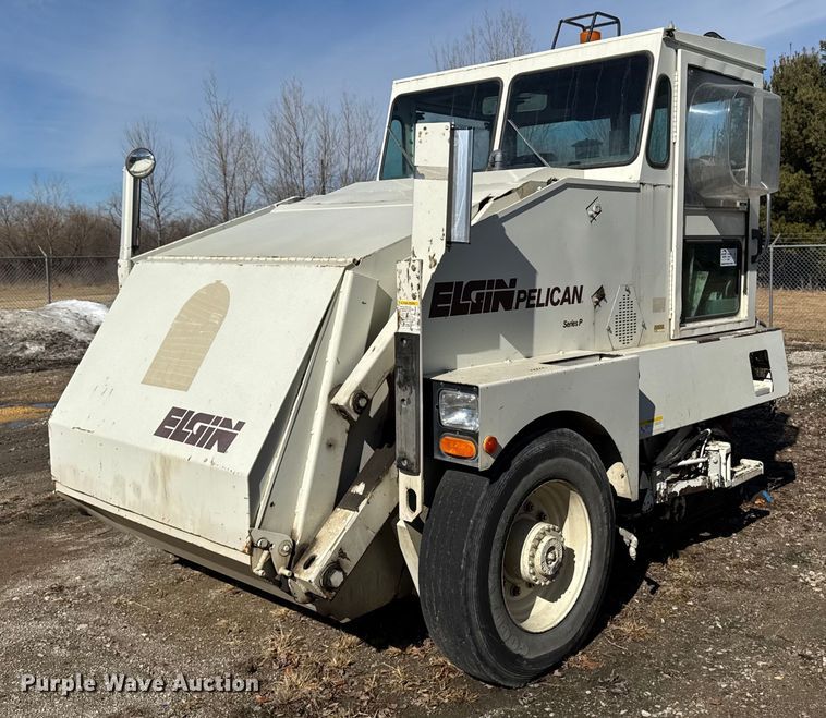 1996 Elgin Pelican P Series street sweeper - DT0614