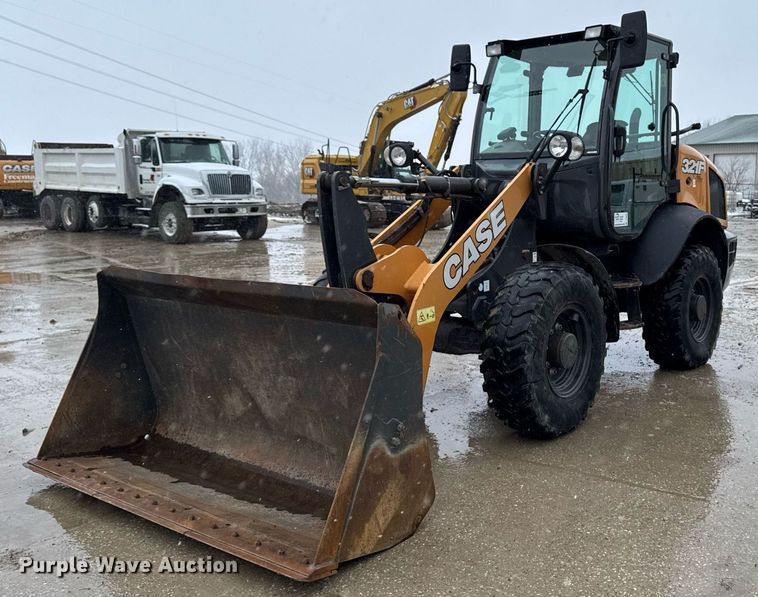 2017 Case 321F wheel loader - DT0668