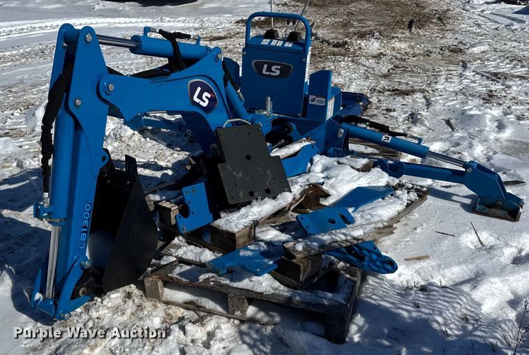 LS LB1300 backhoe attachment - DU3311