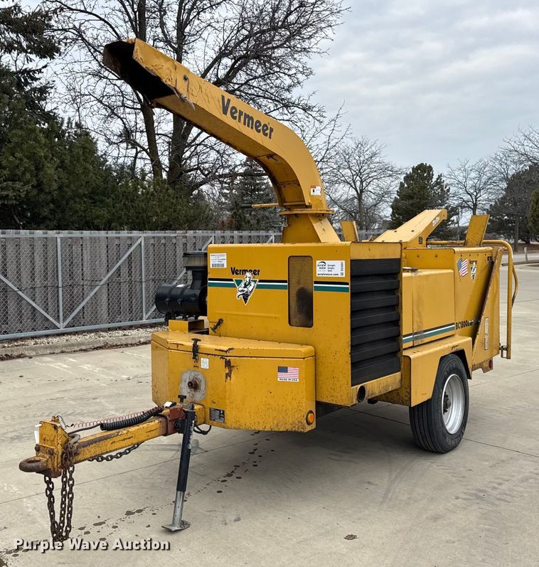 2001 Vermeer BC1800A wood chipper - DU3351