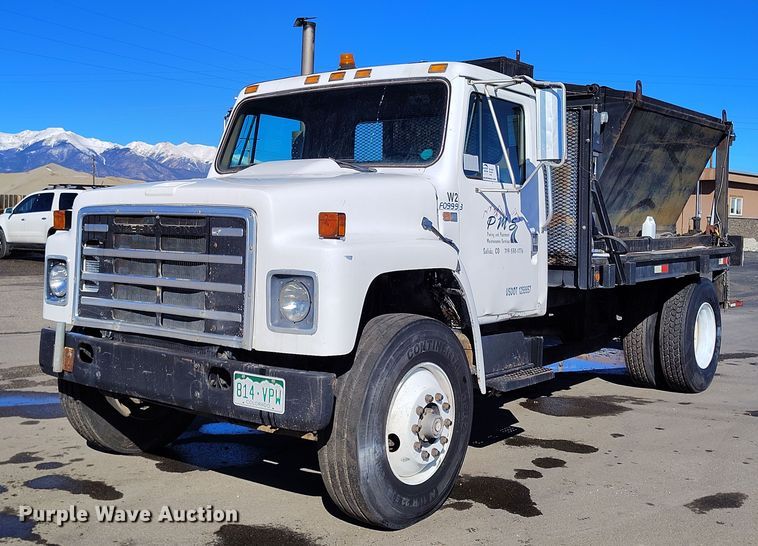 1986 International  1754 pothole patcher truck - DV6712