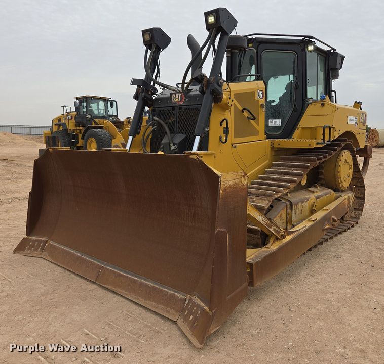 2020 Caterpillar D6 dozer - DW1817