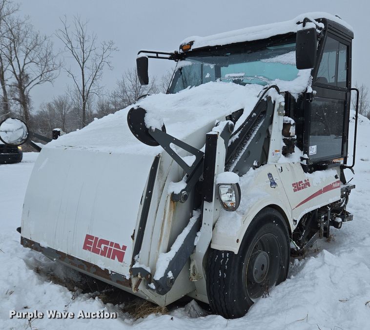 Elgin Pelican NP street sweeper - EC4011