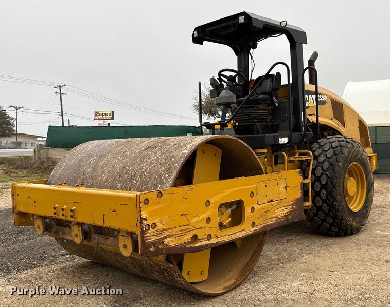 2016 Caterpillar CS56B single drum vibratory roller - ED5529