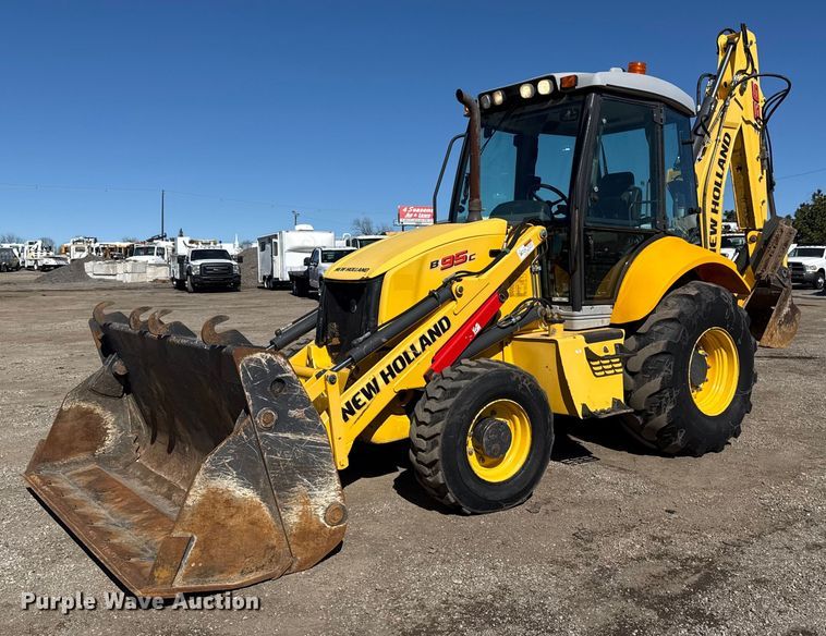 2014 New Holland B95C backhoe - EG2578