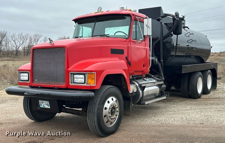 2003 Mack CH613 vacuum truck - EK0421