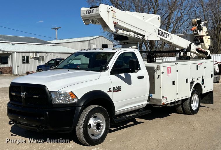 2017 Dodge Ram 5500HD bucket truck - EK2700