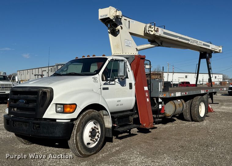 2004 Ford F750 Super Duty crane truck - EQ1088