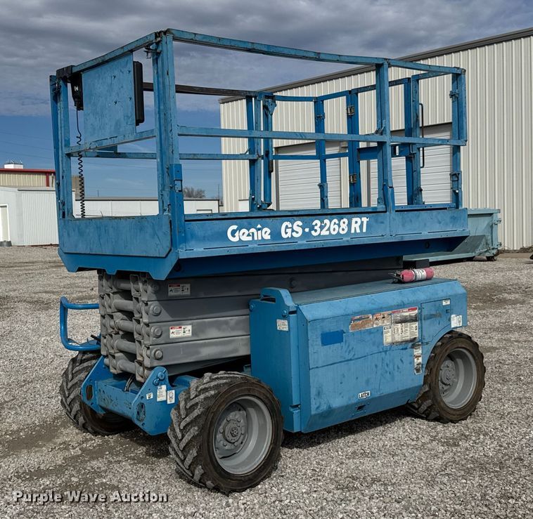 2006 Genie GS-3268 RT scissor lift - EQ1104