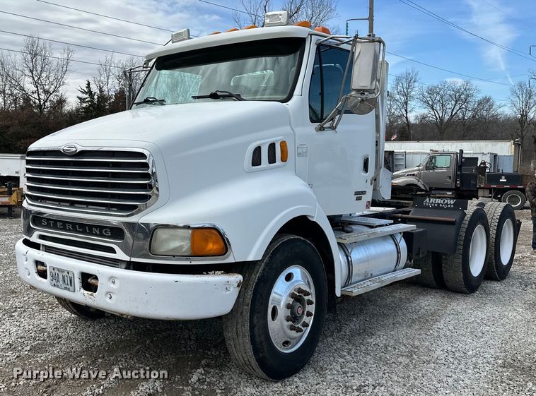 2004 Sterling L-Line semi truck - EQ6592