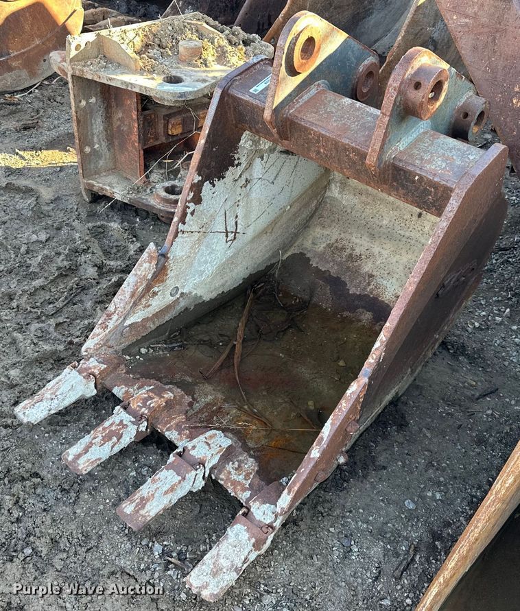 Esco excavator bucket - EQ6628