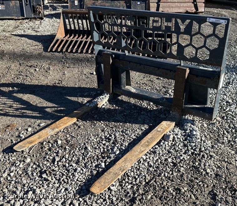 Virnig 54" W skid steer forks - EQ6654