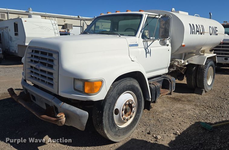 1996 Ford F800 water truck - ER5168