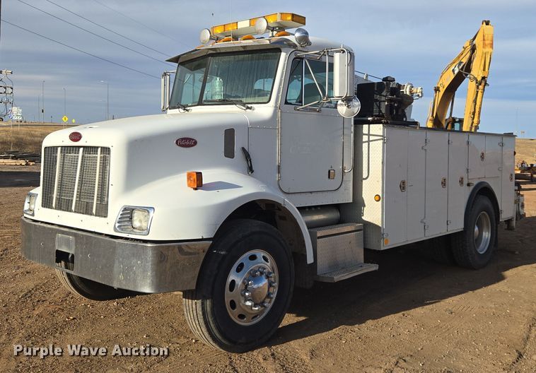 2004 Peterbilt 330 utility / service truck - ER5182