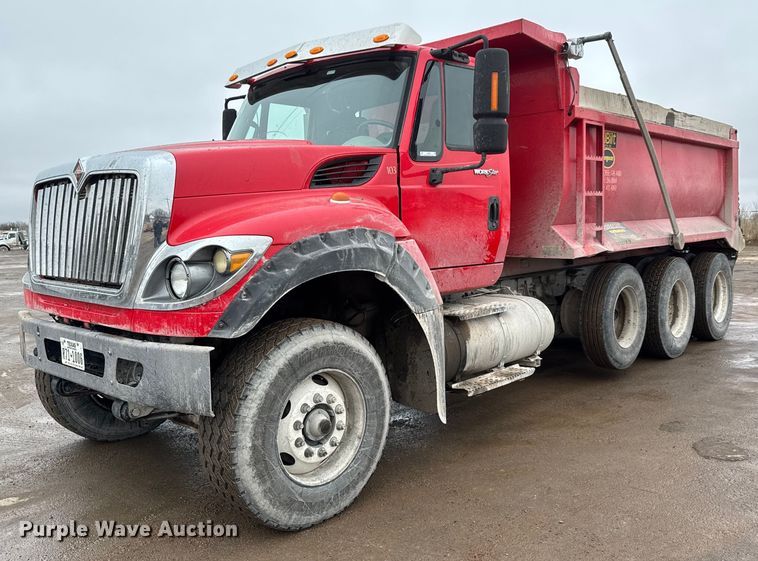 2014 International WorkStar 7600  dump truck - LH9492
