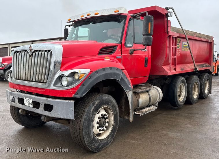 2014 International  Work Star 7600 SFA dump truck - LH9493