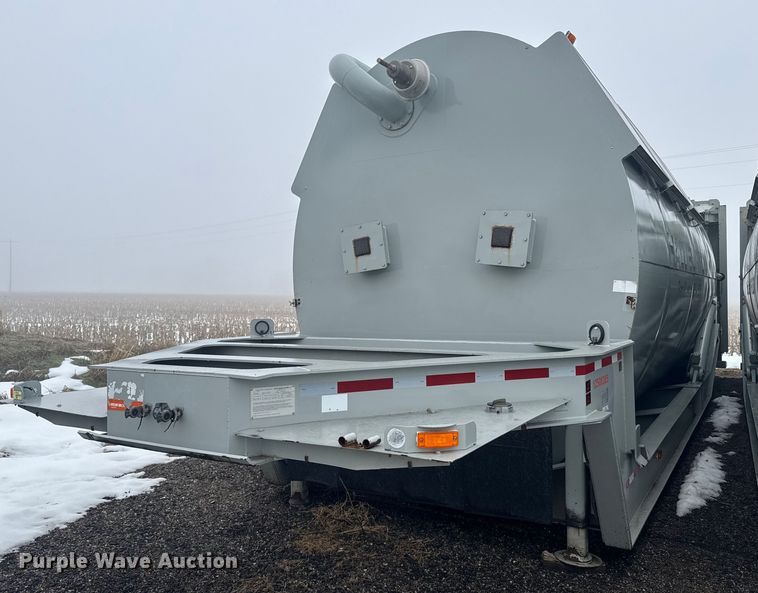 2014 Mertz Manufacturing 101893543 sand silo trailer - NN9557