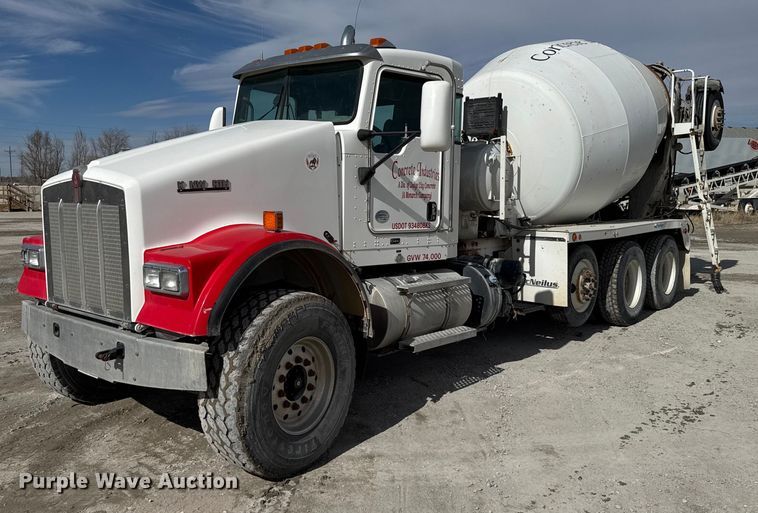 2016 Kenworth W900 ready mix truck - NN9602