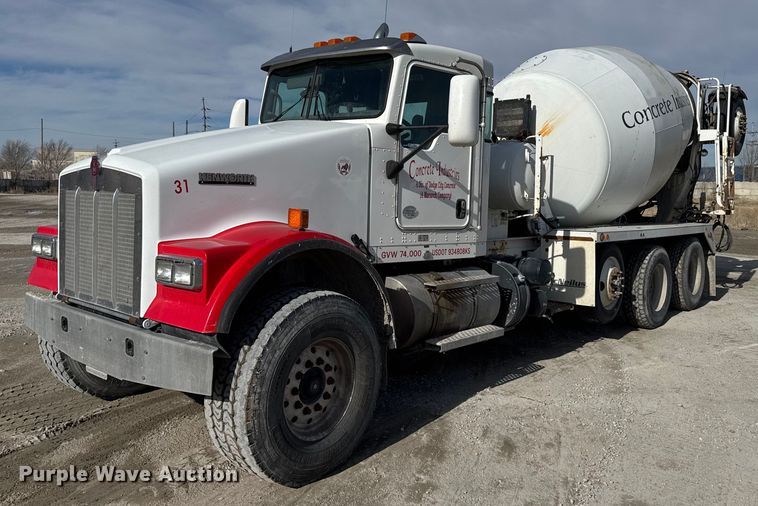 2016 Kenworth W900 ready mix truck - NN9604