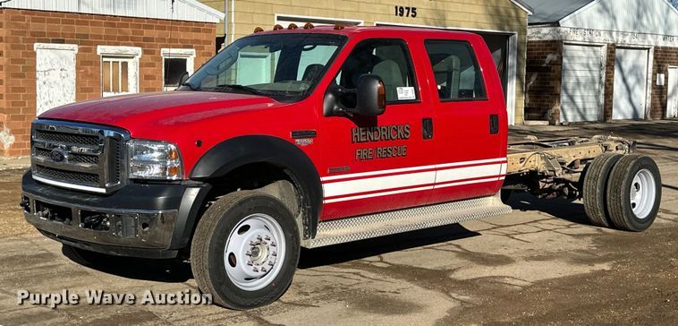 2007 Ford F550 Crew Cab truck cab and chassis - DV0621
