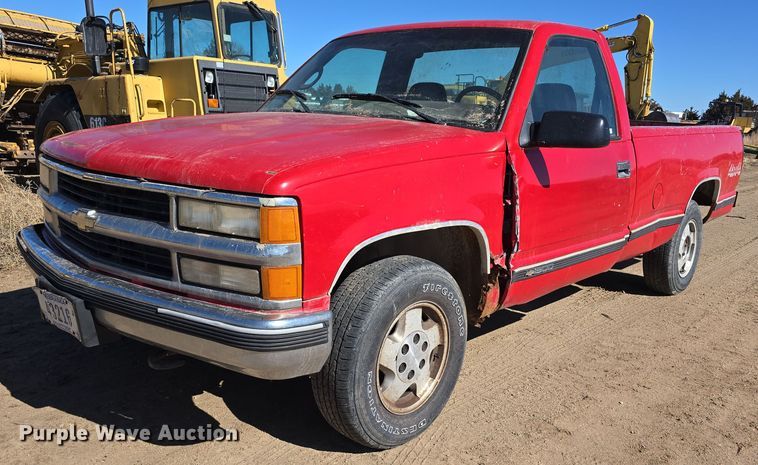 1995 Chevrolet K1500 pickup truck - EH8658
