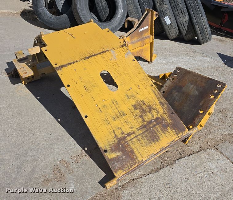 Caterpillar side wing mount - EH8661