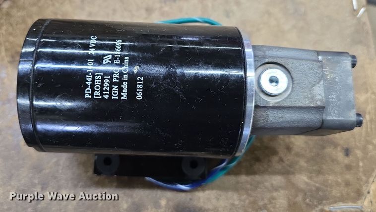 Caterpillar RM350 reclaimer drum brake release pump - EH8664