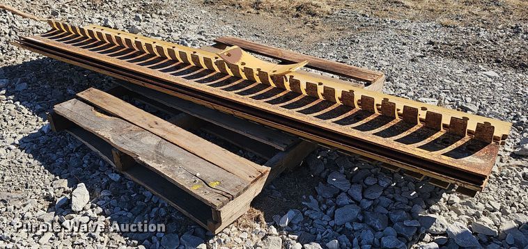 (7) 8' L motor grader moldboards  - EH8666